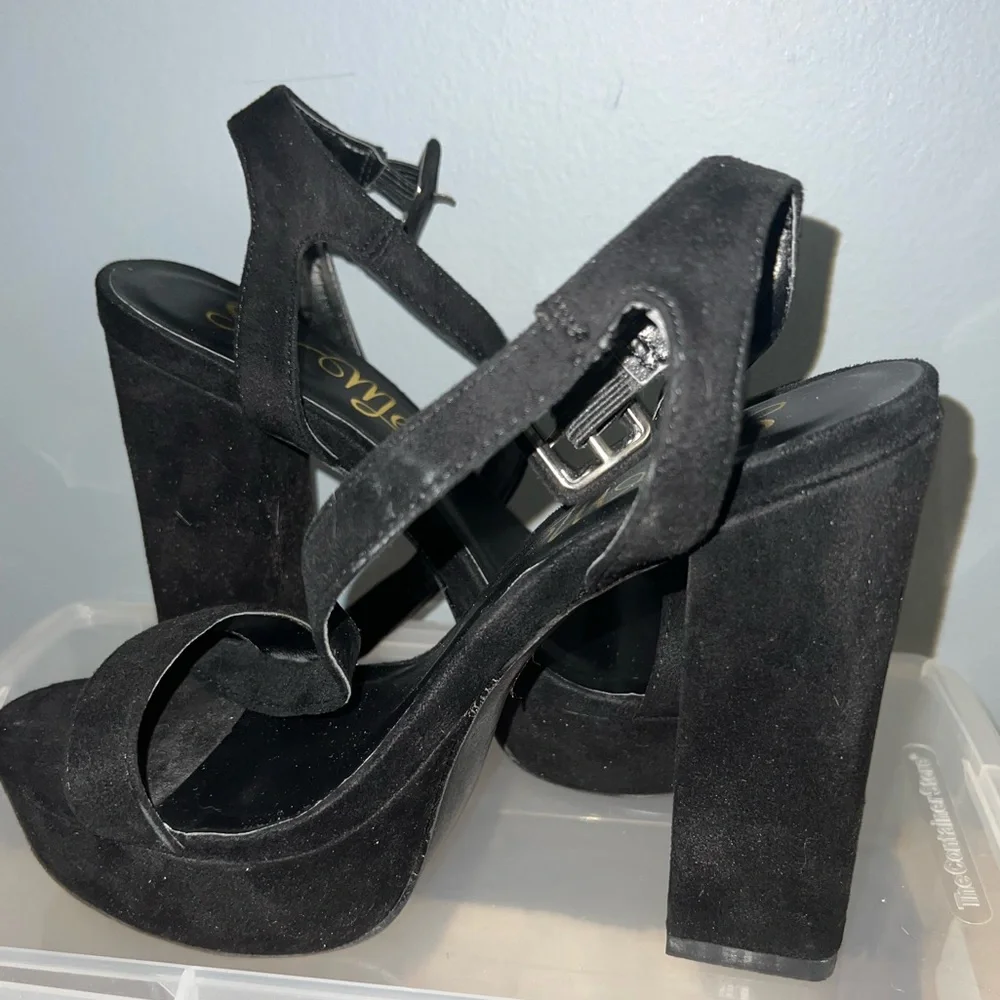Chunky Black Heels - Picture 2 of 2
